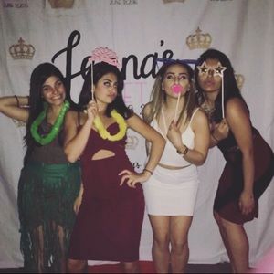 Red and black chic skirt